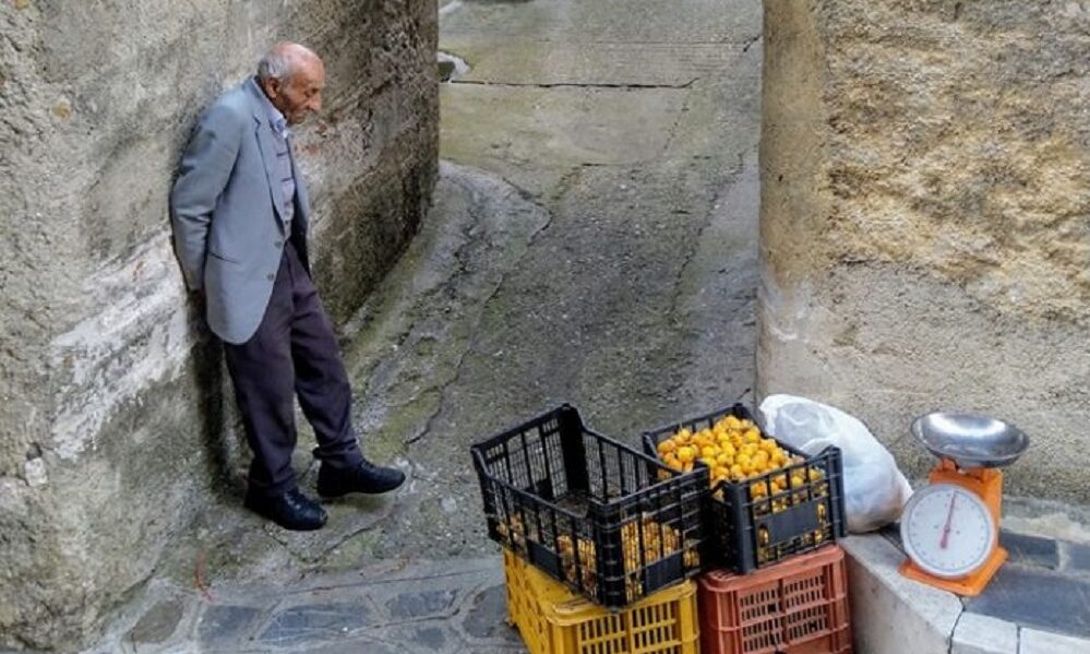 Venditore di nespole